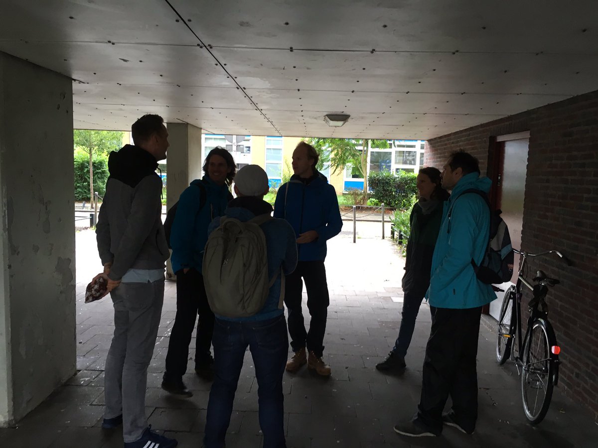 #treurtrip #overvecht met @Liesdinjens en <a href="/simondewilde/">simon de wilde</a> was leuk. Als dan Mathieu (wat is je twitterhandle, ik volg je toch?), <a href="/Jossedevoogd/">Josse de Voogd</a> en <a href="/pepicek/">pepicekjosefov</a> bij de reeds superinformatieve wandeling aanvullende feiten spuien dan is dat leuk.