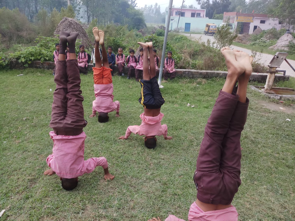shalsun8's tweet photo. Winners of last year's district level yoga champs practicing for this year 😊😊 https://t.co/BRlaiNGGIZ