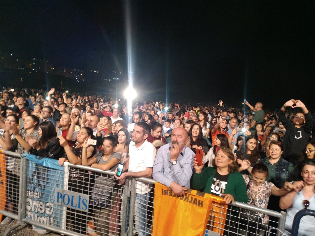 #BirlikveDayanışma Aşuresi, Mustafa Özaslan'ın şarkıları ve halaylar eşliğinde son buluyor