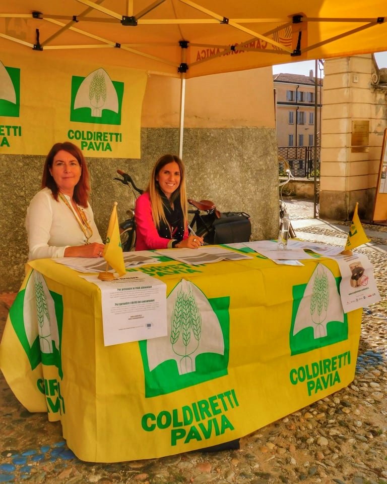 ViolinaStonata's tweet photo. La Coldiretti Pavia presente questa mattina alla Mostra-Mercato: Antiche Cultivar ortive ed agronomiche locali
all'Orto Botanico di Pavia
#pavia #coldirettipavia #ortobotanicodipavia #Lombardia https://t.co/xi0yKqle25