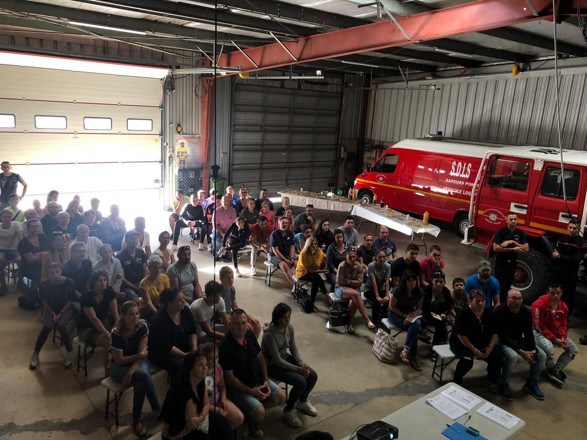 pompiersMimet's tweet photo. ✅Hier s'est déroulée au centre de secours,la rentrée de nos 17 jeunes sapeurs pompiers 1ère année. Ils rejoignent ainsi nos 12 #JSP qui sont en 4ème et dernière année. 

Nous souhaitons à nos 29 futurs @Pompiers_13 tous nos vœux de réussite dans ce magnifique #engagementcitoyen https://t.co/piw2ChJrih
