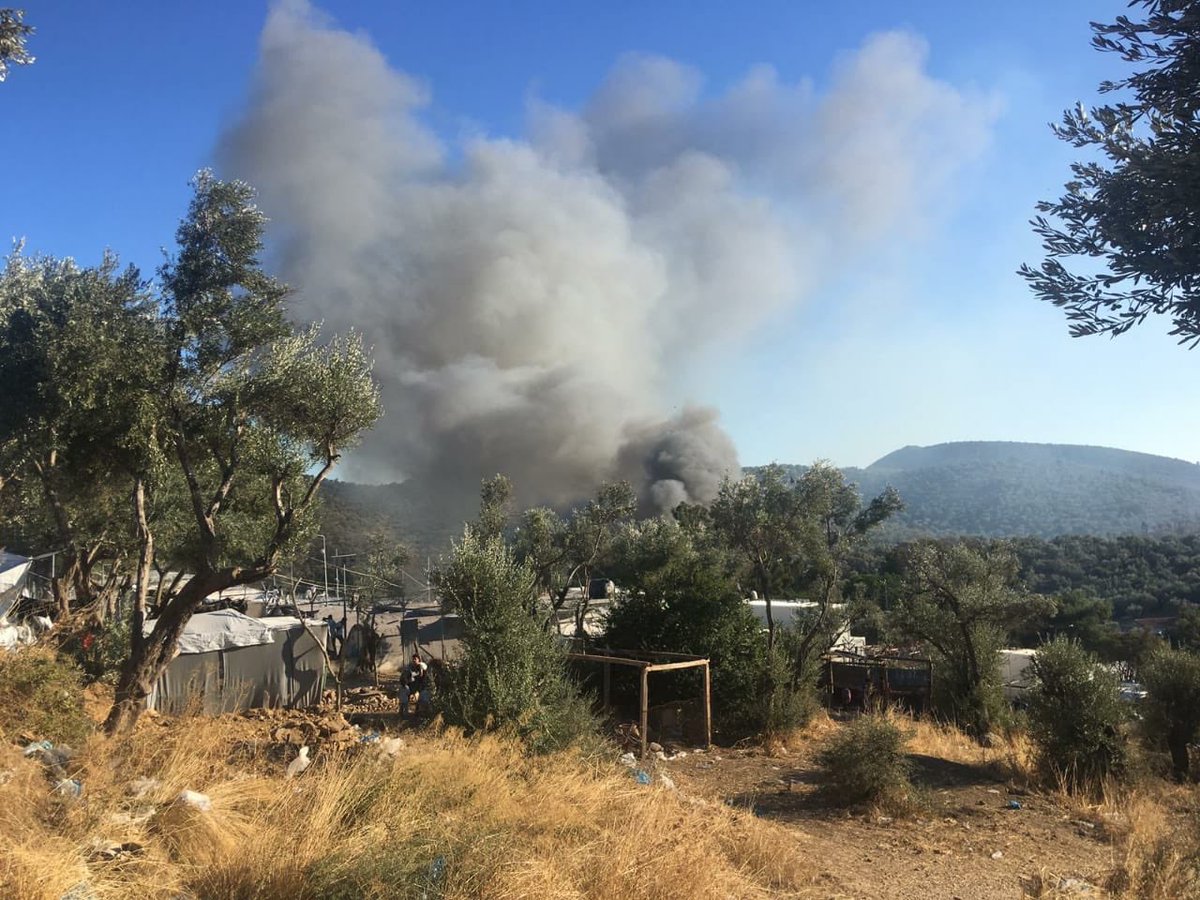 Fire and protests inside Moria.

4 suspected dead.

3 children and 1 woman.

+10 containers burned to the ground.

Riot Police used tear gas.