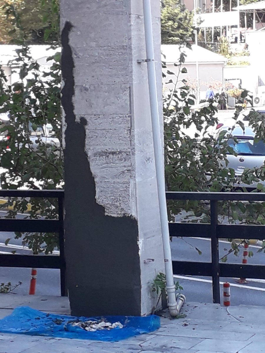 medikritik's tweet photo. Kolon çatlaklarına sıva yaparak binalara makyaj yapıyorlar.
Depreme karşı önleminiz bu mu?
Hangi akla, hangi mantığa sığar bu yapılan?
#capadisbagiriyor
#capadadeprem
#capayıkılıyor
#oncezarargorme https://t.co/KDuAmQ3JK5