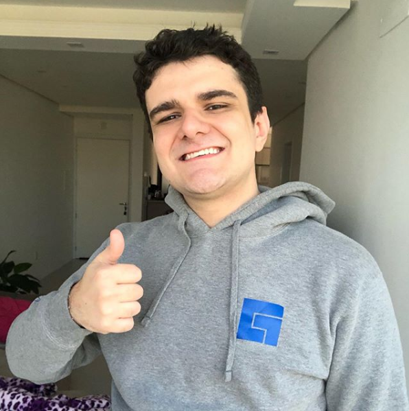 Renan Souzones on X: 🔵Nossas lives no FACEBOOK GAMING:   (ou pelo link  📸Instagram:   🔴:  💙Facebook:   Lives de segunda a sexta