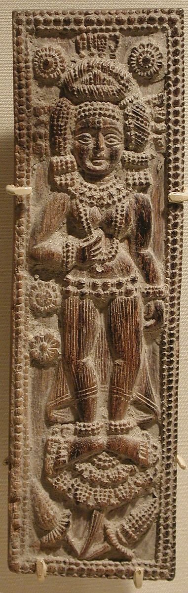 Jai Devi Durga 1st century BC???beautifull wooden sculpture Bengal, shunga periodthnx to  @metmuseum rare to find such depiction of devi on lotus? earlier i shared one painting from Rajasthan having flowery depiction around devi.