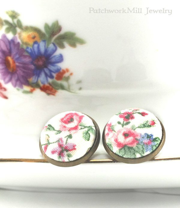 PatchworkMill's tweet image. Cottage Roses Stud Earrings - Shabby Romantic Chic Fabric Button Jewelry
ift.tt/2oicV69