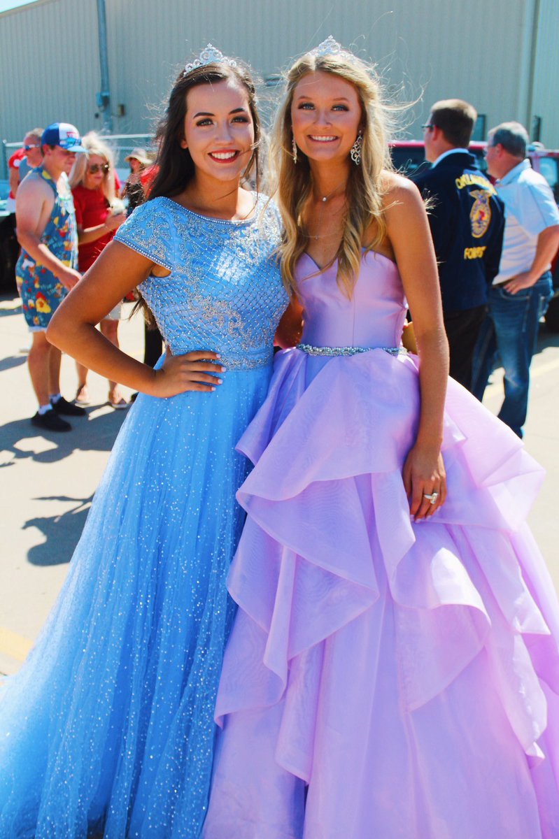 Loving all these #HOCO2019 photos. Keep tagging us. 💙  <a href="/courtlhill_/">court hill</a>