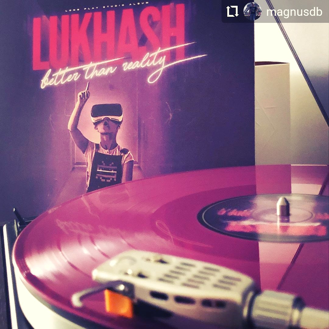 lukhash's tweet photo. #instagram #repost @magnusdb
...
#lukhash #betterthanreality #vinyl #pioneer #pl12d #pioneerpl12d #pioneersx424 #sonosconnect #sonos #nowspinning #c64 #vinyllove #hyttgatan19 https://t.co/eD0f1g35wE