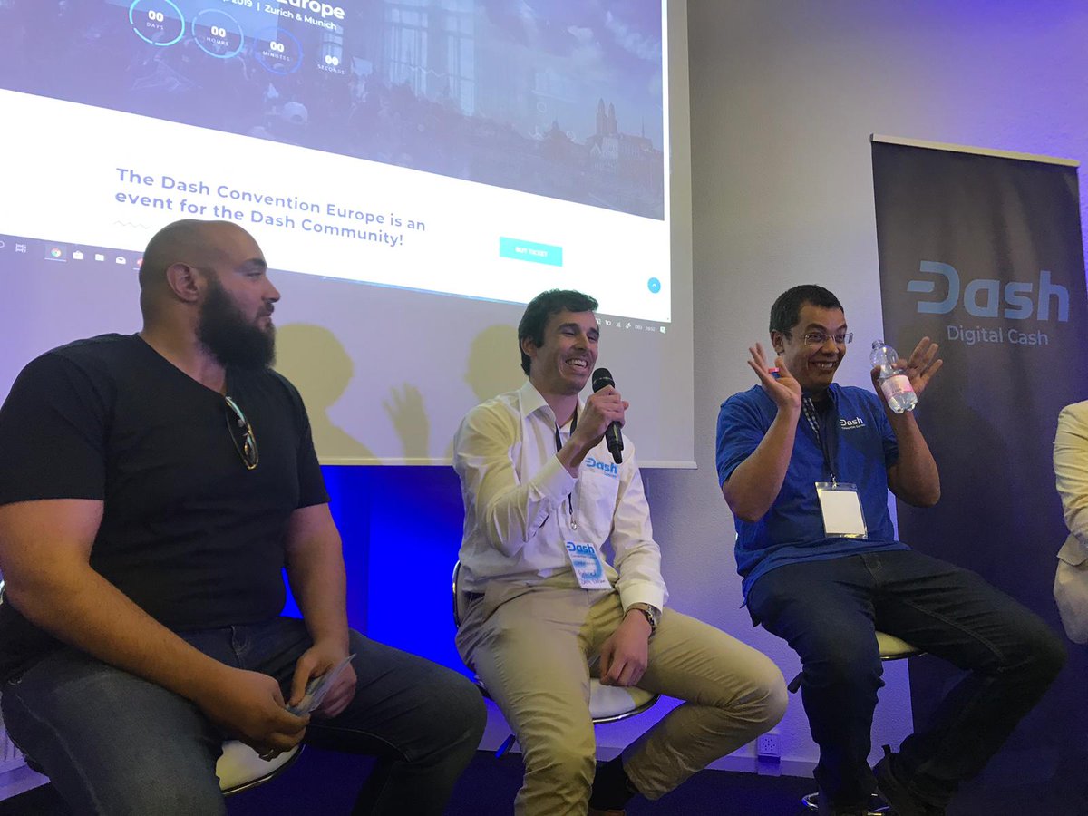 gab_mit's tweet image. Sharing some laughs with new friends of the $Dash Space! #DashConvention