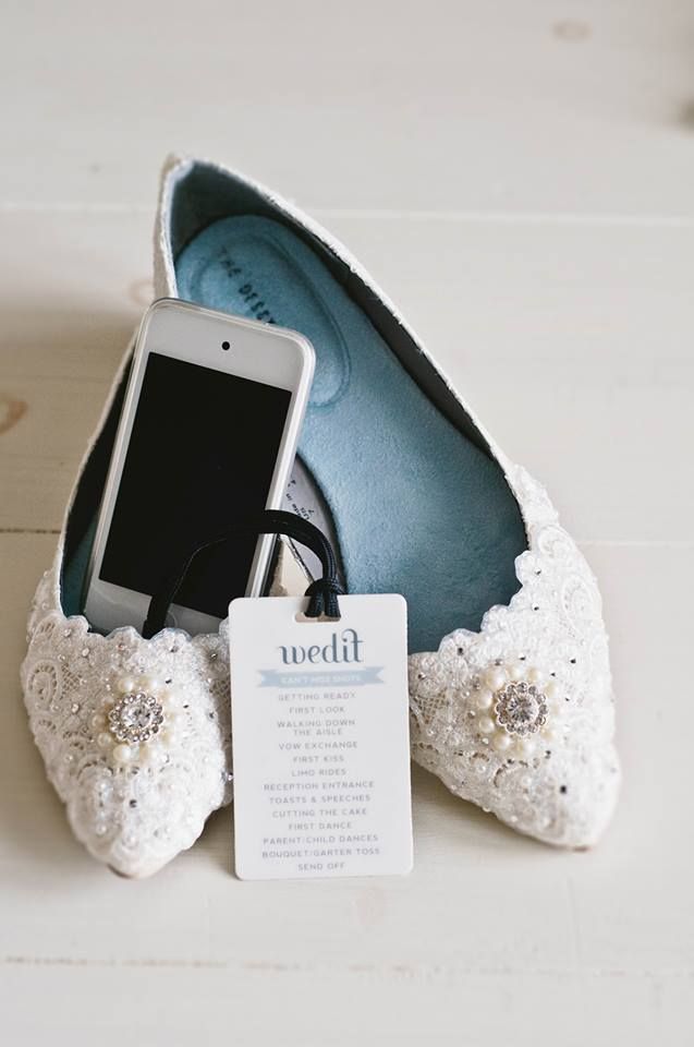savvybride's tweet photo. New post! Learn How to DIY Your Wedding Video! 📹 https://t.co/qsE5MiXxn5
#diywedding #diyweddingvideo #wedit #budgetsavvy https://t.co/1lY3DVMx4O