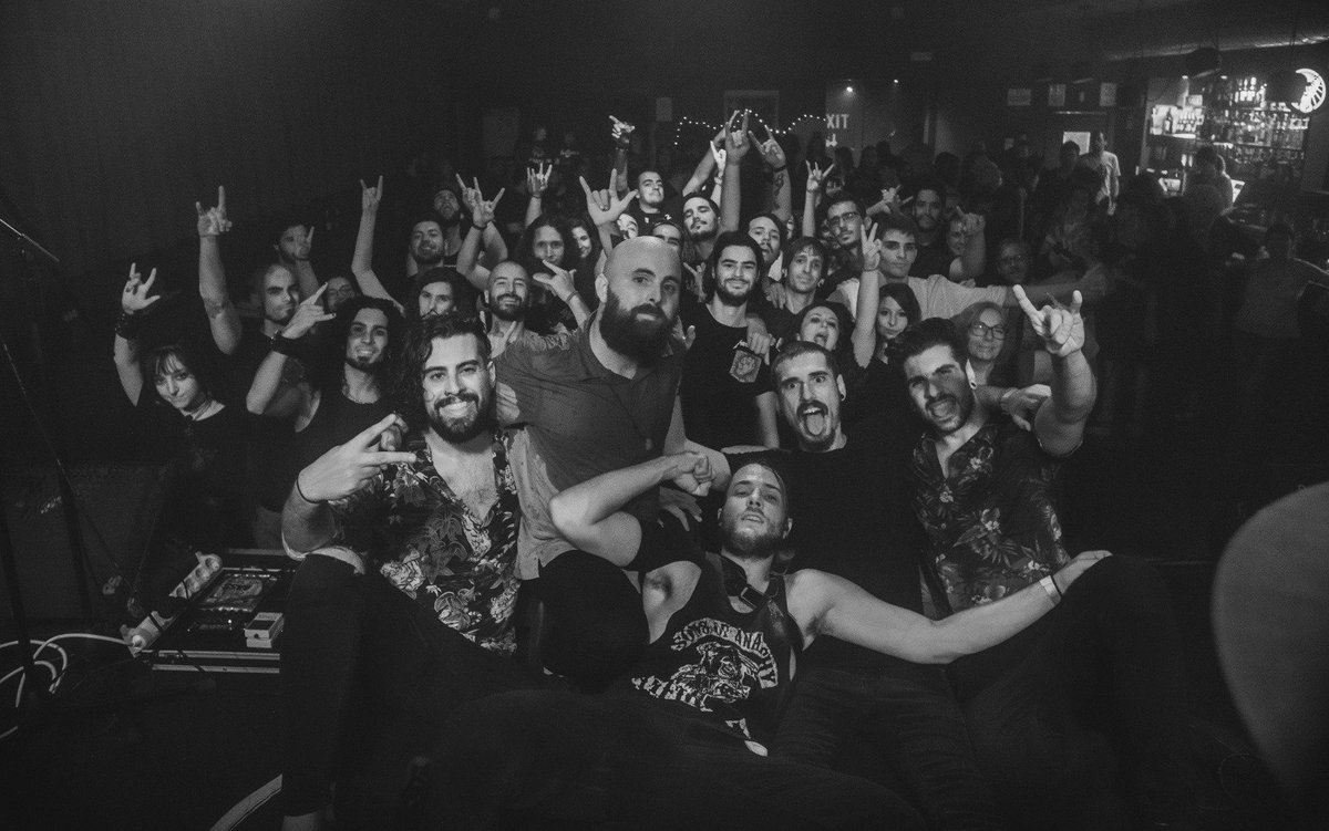 weareCAS1's tweet photo. ๐ฅ๐ฅSEVILLA๐ฅ๐ฅ
Muchรญsimas gracias por el recibimiento que nos disteis, nos sentimos como en casa en todo momento. Queremos agradecer a nuestros hermanos de @Bolu2Death, y a #thetractor, #TheLastChancetlc y a la #SalaX
Esperamos volver muy pronto โค๏ธ https://t.co/ELeThXyBLW