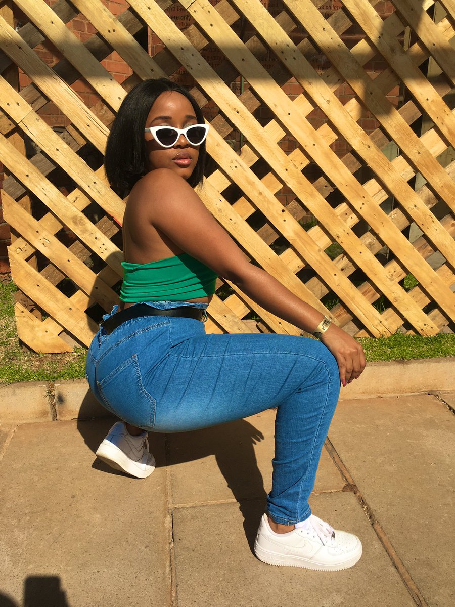 just_matches's tweet photo. How youuuu doin?? #throwbackchillout https://t.co/BiiHB15oSt