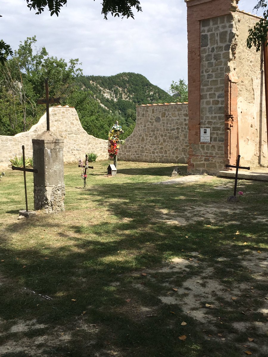 LewisRattray1's tweet photo. @bermicourt The Churchyard at Casaglia. https://t.co/bTb2Lc5oHj