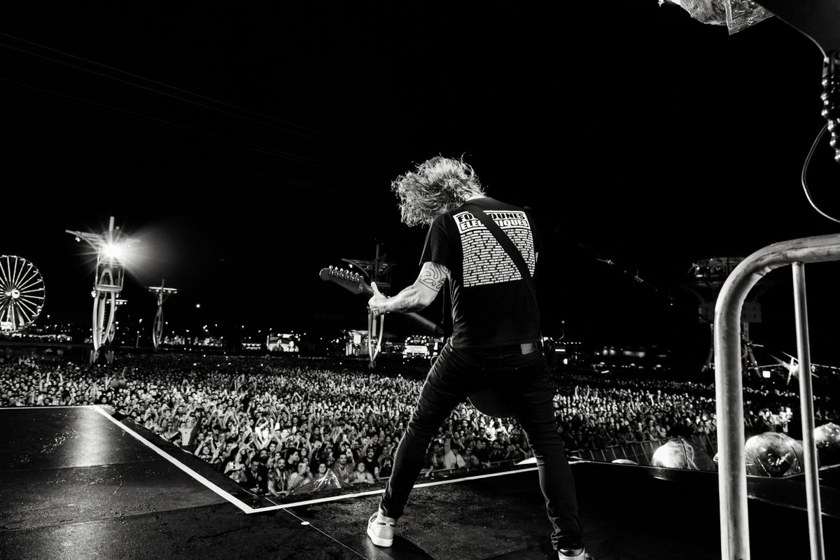 Foo Fighters tweet media