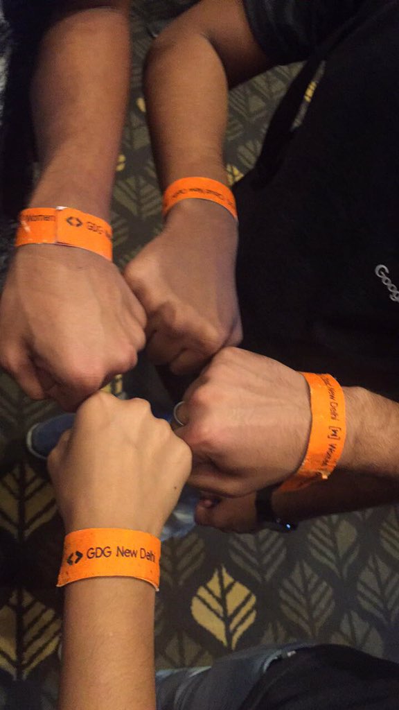 AnjaliDabas1's tweet photo. Deem to achieve goals 
 @danish_104 @lakshya__bansal @Shubh01415191 
#devfestdelhi2019 @gdg_nd @gdgcloudnd @WTM_Delhi https://t.co/Z9aH5TgdrZ