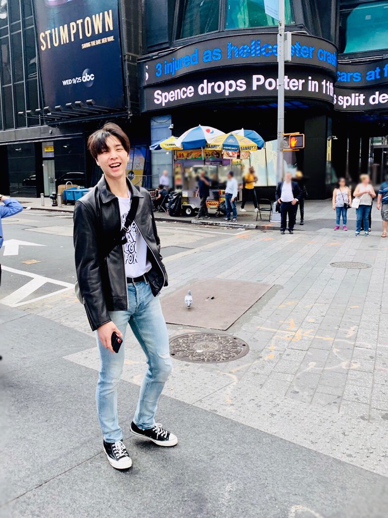NCTsmtown_127's tweet photo. Can never get enough of NY❤️ -Johnny

Photo creds to TI

#NCT #NCT127 
#JOHNNY 
#NewYork https://t.co/Uh5TYWBfik