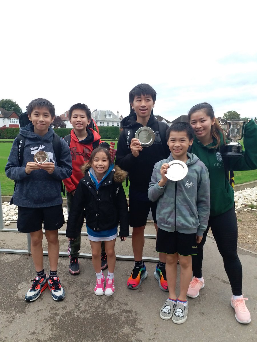 JuliaChak's tweet photo. Well done Chak squad! Each taking a trophy home 🏆 Thanks @SurreySquash #SurreyJuniorClosed https://t.co/wXhknUZPq0