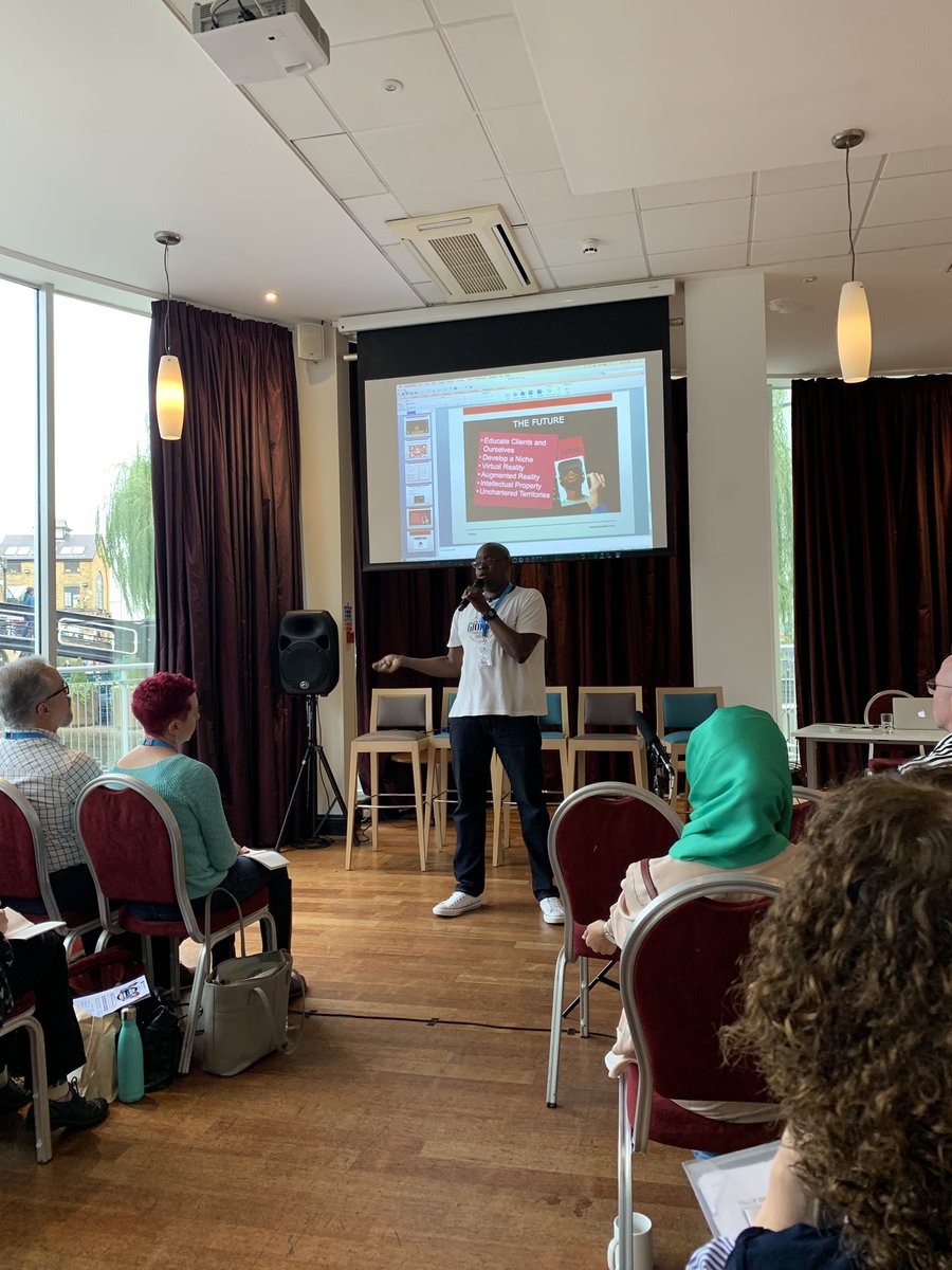 ange_voiceover's tweet photo. I always find talks on VO rates interesting. It’s such an inherent part of running your voiceover career but often a tough one to maneuver, between knowing your worth and standing your ground but knowing when to be flexible too. Thank you @MCTimmyX @NetworkVO #BeVOND2019 https://t.co/99stJQT5TB