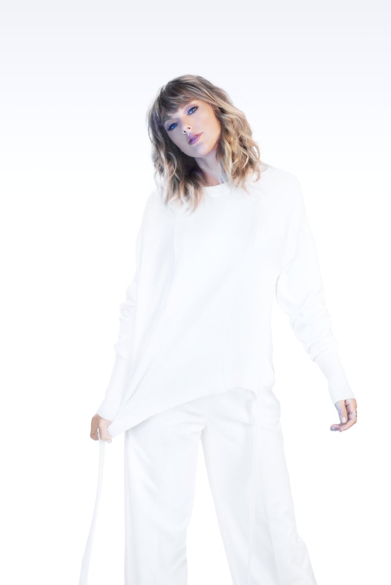TS_Photoshoots tweet picture
