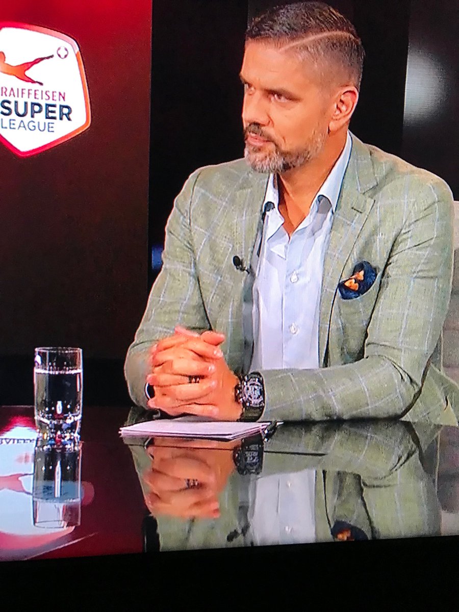 PascalZubi's tweet photo. #teleclubsport live #fussball #raiffeisen_super.league #gianniwyler #philippemontandon.alles nur auf@Teleclub.Top Kleiderwahl einmal mehr von #kubykara👍 und #excelsiorclassics 👌#allespielealletore #pz1 #eventis #tecnatives #Ems #garageernstbuserag #g_hinsektenschutzgitter https://t.co/5sM4uQx8yJ