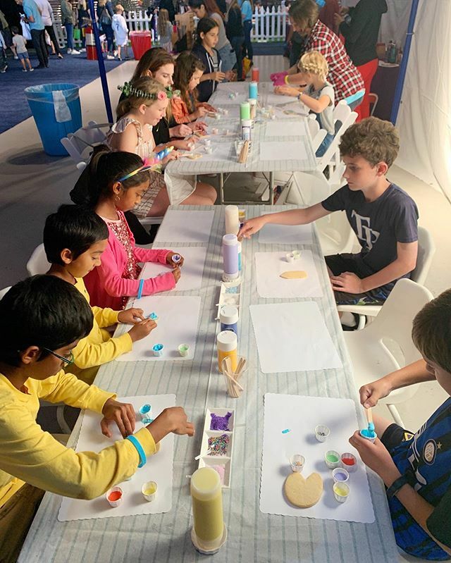 sugarcraftLA's tweet photo. We had the best time getting #sugarcrafty with @ps_arts yesterday at the #expressyourself2019 event! 😍Thank you to all who stopped by our booth to decorate a delicious treat!✨💖🖍✏️🎨🎶More pics and vids from our fun day in Stories if you’d like to s… https://t.co/BdyorsCv21 https://t.co/kF4beR2Rxd