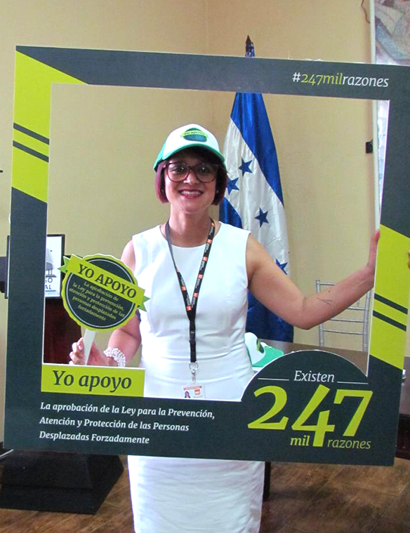 NRC_LAC's tweet photo. En #Honduras miles de personas huyen de la violencia, las extorsiones y las amenazas para salvar sus vidas. Hay #247MilRazones para promover una ley que proteja y asista a las personas que se desplazan dentro del país. | @Congreso_HND #CIPPDV @CICR_es @sedhHonduras https://t.co/6PIOsZt9Nz