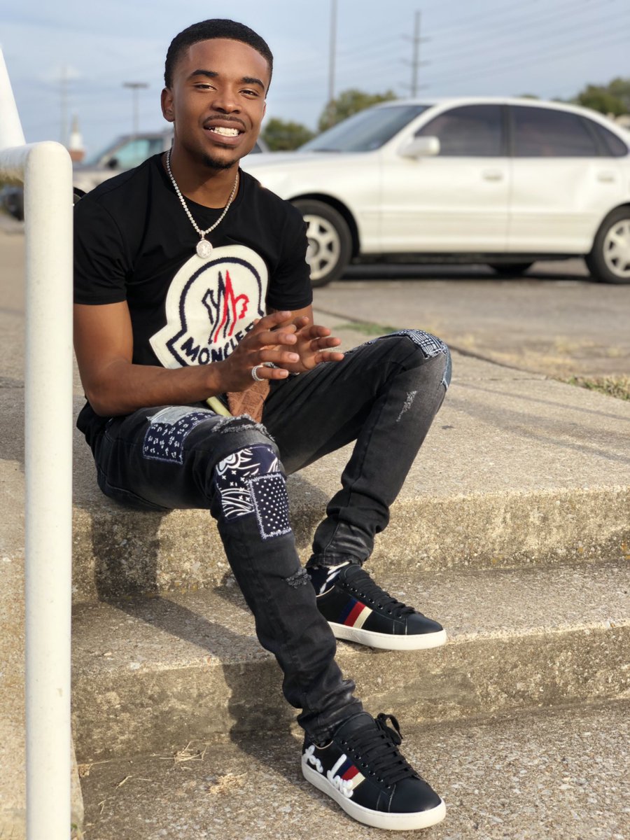 CmgDaBarber's tweet photo. Kinda late but It’s a Real NiGgA HoliDay 🥳🖤🍝 #big20 https://t.co/TIBBZZrOyd