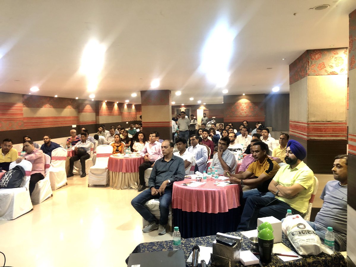 rahulagarwalifs's tweet photo. #investorawarenessprogram #marathonsession #whatacrowd #superbteamifs #greatinteraction #financialfreedom #towardshealthwealthandhappiness https://t.co/Ed8udkC6MW