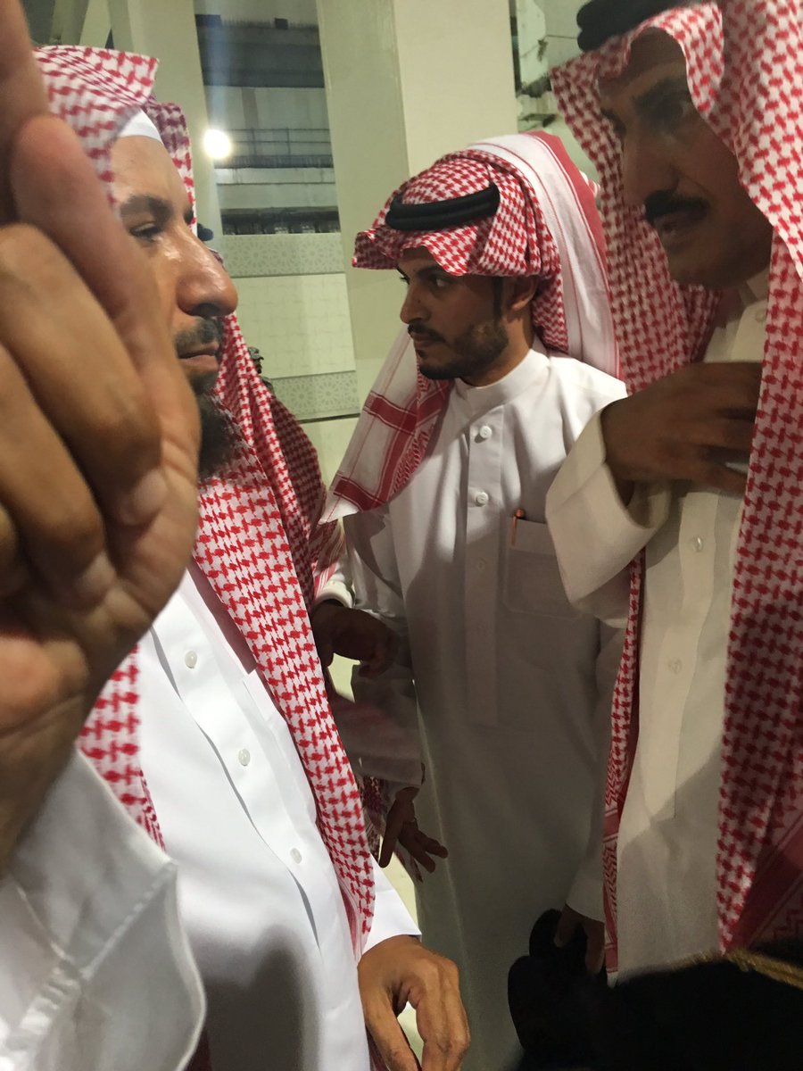 Rt_alali's tweet photo. شارك في الصلاة على فقيد الوطن
#عبدالعزيز_الفغم رحمه الله الدكتور :
مشعل بن ممدوح بن سليمان آل علي

الذي قدم العزاء لوالد الفقيد وإخوانه وكان الدكتور برفقة معالي المستشـار في الديوان الملكي الدكتور سعد الشثري وتقبل الجميع ماقدره الله وهذا يدل على تلاحم ابناء هذا البلد الطاهر. https://t.co/nn13msFOZ9