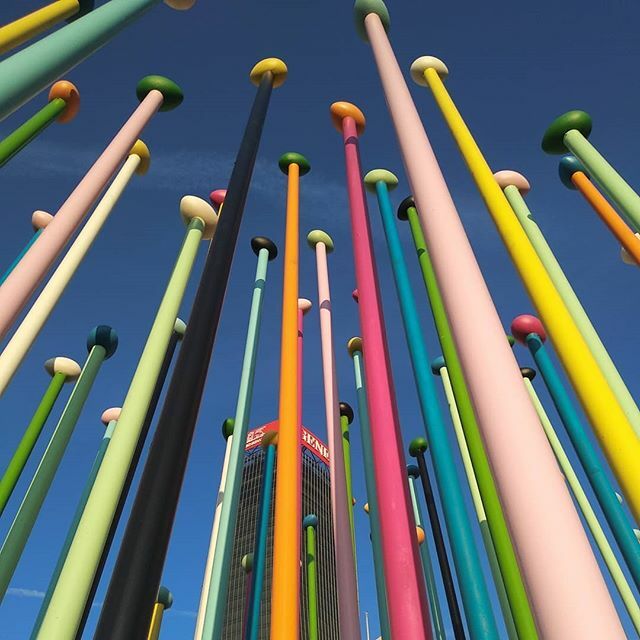 Modern buildings and contemporary art. This Is Milan, discover It with one of my tours #milan #milano #lombardia #lombardy #italia #italy #italianarchitecture #architectures #architetture_italiane #architettureurbane #architettura #artecontemporanea #art… ift.tt/2m5s1v5