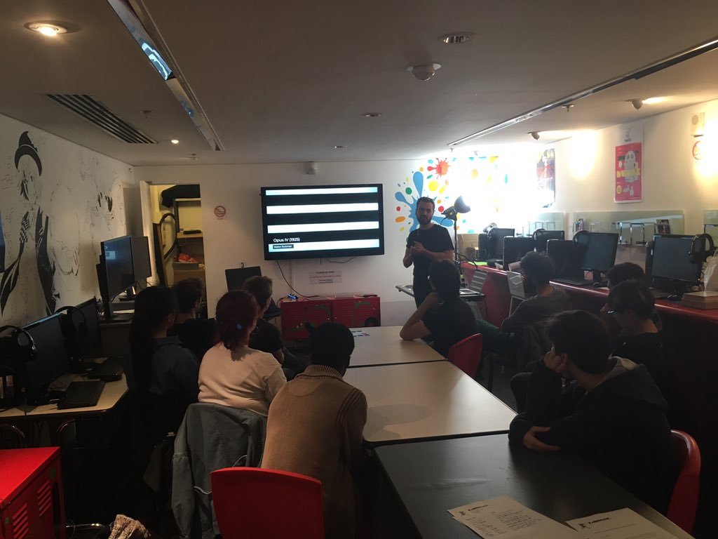 Ce dimanche soir, dans le cadre de #PressStart19, on apprend avec <a href="/BenoitChampy/">Benoit Champy</a> à réaliser un film en StopMotion inspiré des jeux vidéo ! Retrouvez bientôt les réalisations de participants sur parismage.fr !