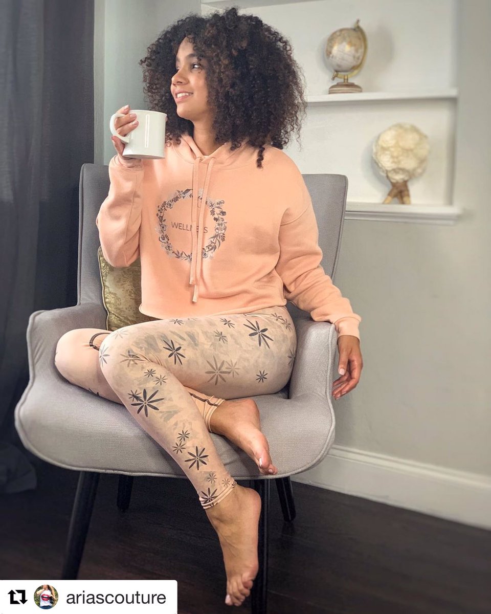 wendyregalado's tweet photo. Hoodie Lovers 💕Repost @ariascouture with @get_repost
・・・
Comfy Sundays ☕️🌸 with @ariascouture and @wellnessbywen
.
.
.
.
#wellnessxarias #fitnessfam #wellnessbywen #hoodies #yogawears #gymclothesaddict #capsulecollections #lifestylesports #sportwears #legginslove https://t.co/Up2sdq89Le