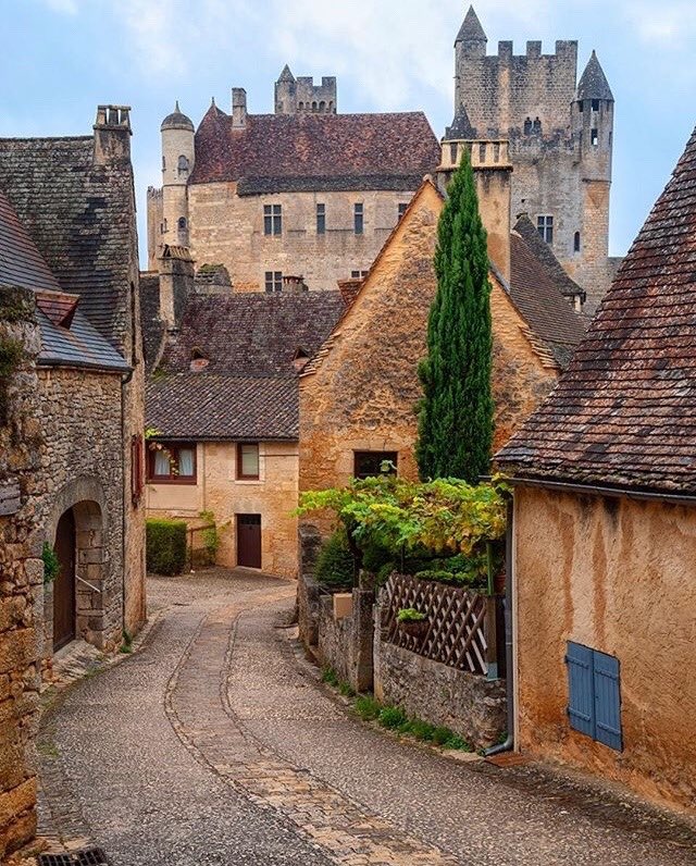 PicPublic's tweet photo. Beynac-et-Cazénac
France https://t.co/EJJve2ygLU
