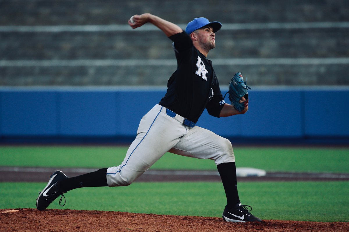 Been a stellar day on the mound for the Cats' veteran pitchers. <a href="/HazelwoodMason/">Mason Hazelwood</a>, <a href="/J_Ramsey13/">Jimmy Ramsey</a>, <a href="/ben3jordan/">ben</a> and <a href="/danielharper09/">Harp</a> allowed only one run (which scored on a ball lost in sun) in nine combined innings. #WeAreUK