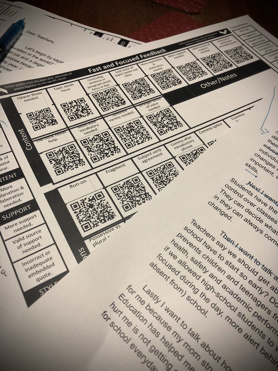 Smalltown67's tweet photo. @ClintSmithIII @bdych #lessonplanssubmitted on to #essaygrading #lovemystudents https://t.co/g3QR5VjTnq