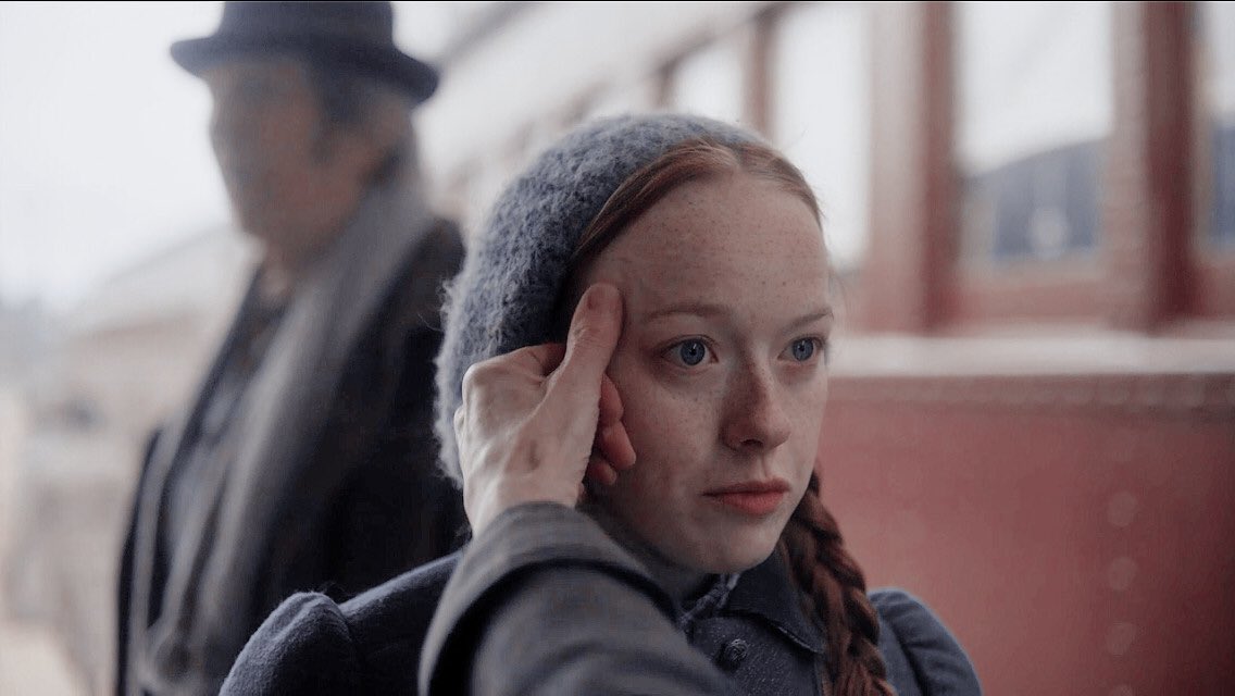 probably the only funny scene of the episode,,  #annewithane