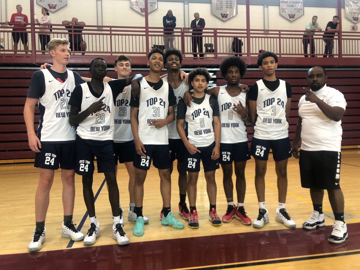 CHAMPIONS! Congrats to our 5on5 Champs lead by Coach ⁦<a href="/Wiyse1/">Wiyse1</a>⁩ McCauley