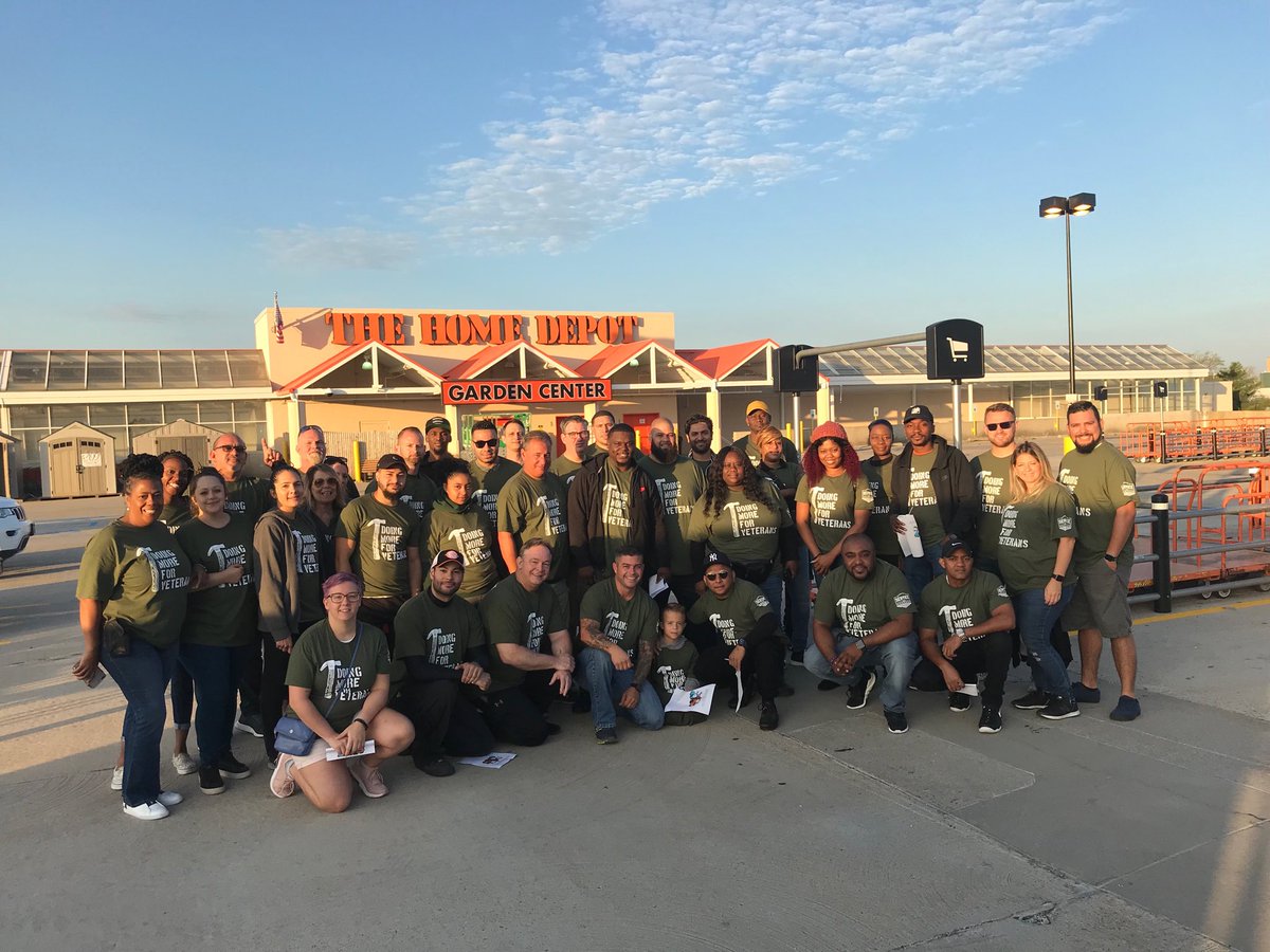 Dkauffmann1281's tweet photo. Thank you again to this group for spending there Saturday hanging 3000 flags for the T2T run. ⁦@LemmaTony⁩ https://t.co/dVmDglqxdd