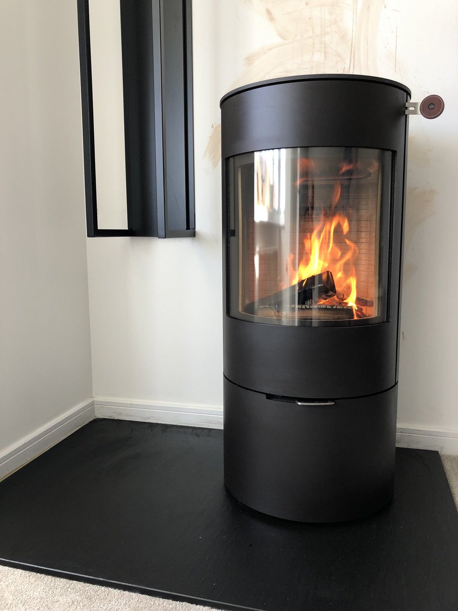 wbstoves's tweet photo. A few of our jobs from the last month @aradastoves i600 in mist, @ACRHeat Neo 3c, @BF_GasFires View York gas fire &amp; the @RAIS_ArtOfFire Viva 100L 🔥🔥 #woodburningstove #gasfireplace #livingroom #fireplace #stove #home https://t.co/hA3cMpdkQ9