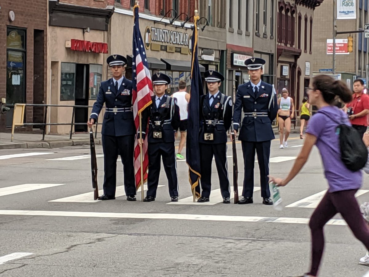 The #najrotc Honor Guard presented the colors at the Pittsburgh Great Race in their brand new uniforms today! 

#nasdlearns