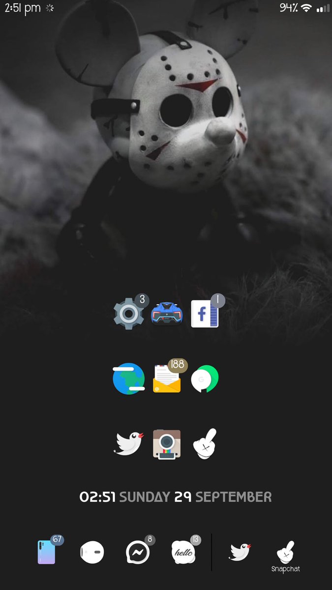 tattooedr0se's tweet image. I’ve been stuck on this theme from @ThemesOnFire for a couple of days now &amp;amp; I don’t think I’ll change anytime soon 🤩

Sidenote: look at this Wallpaper from @Maria2Ps 😍😍 

#spookyvibes #jailbreak #ios12 #iphone #apple