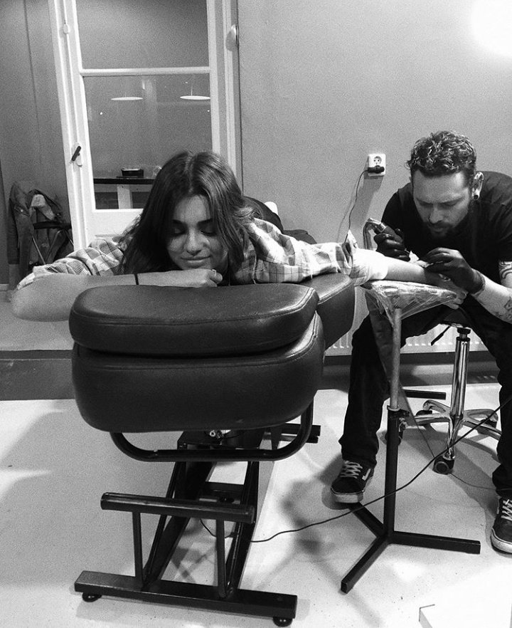 Isafro_'s tweet image. El tatuaje nada que ver pero hoy me levanté al mediodía, y comi eh vine a hacerme un tatuaje..