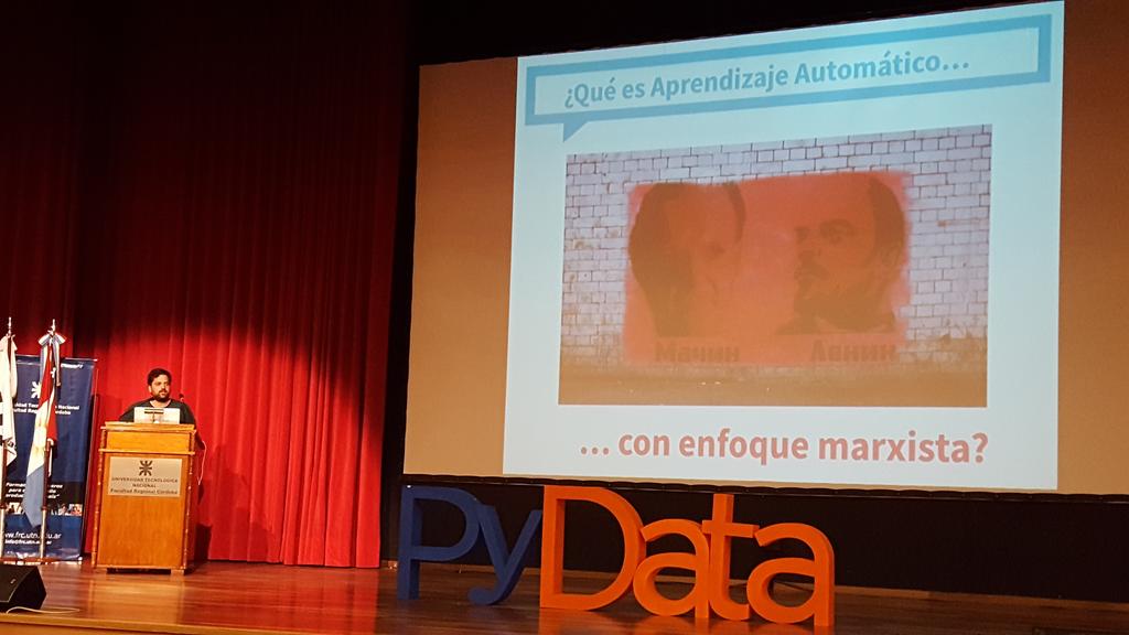 anadiedrichs's tweet image. En #pydatacba está @MachinLenin presente