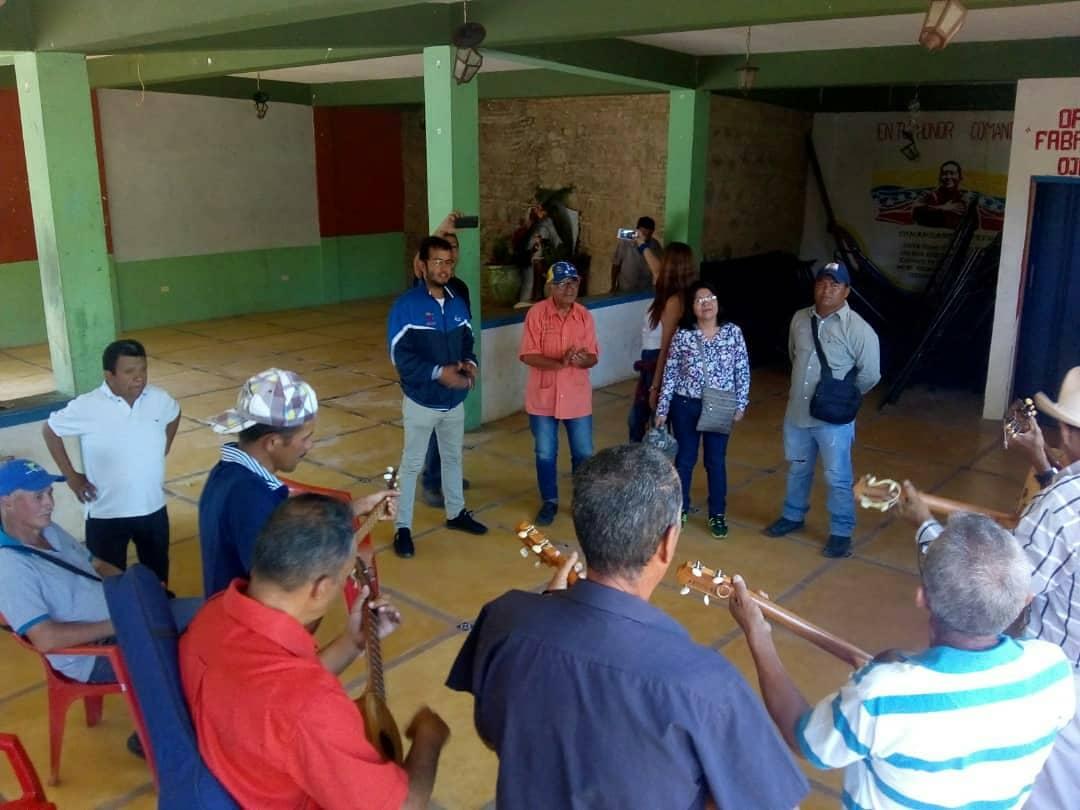 JulioGarcesAN20's tweet photo. ... Miembros del bloque constituyente de #Lara en el fundó Carmelo Mendoza, en #Humocaro del municipio #Moran El #Tocuyo siempre productivo y cultural! Venceremos! @NicolasMaduro @ANC_ve @dcabellor @gestionperfecta @BlancarPSUV https://t.co/X03wyBm4Co