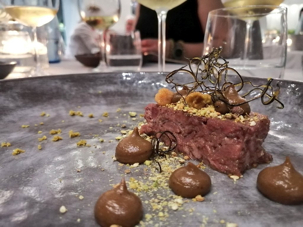 What a amazing evening we had lastnight.
@GreenhouseCT, Hermanus Pop-up with <a href="/FarrelHirsch/">Farrel Hirsch</a>
What a talented, passionate chef, so energetic.
Beautiful presented dishes.Intense flavours. Superb wines from <a href="/creationwines/">Carolyn Martin</a>, <a href="/hamiltonrussel/">Russel Hamilton</a> <a href="/BouchFinlayson/">Bouchard Finlayson</a>
<a href="/Hemel_En_Aarde/">Hemel-en-Aarde Wines</a>
#cheflife