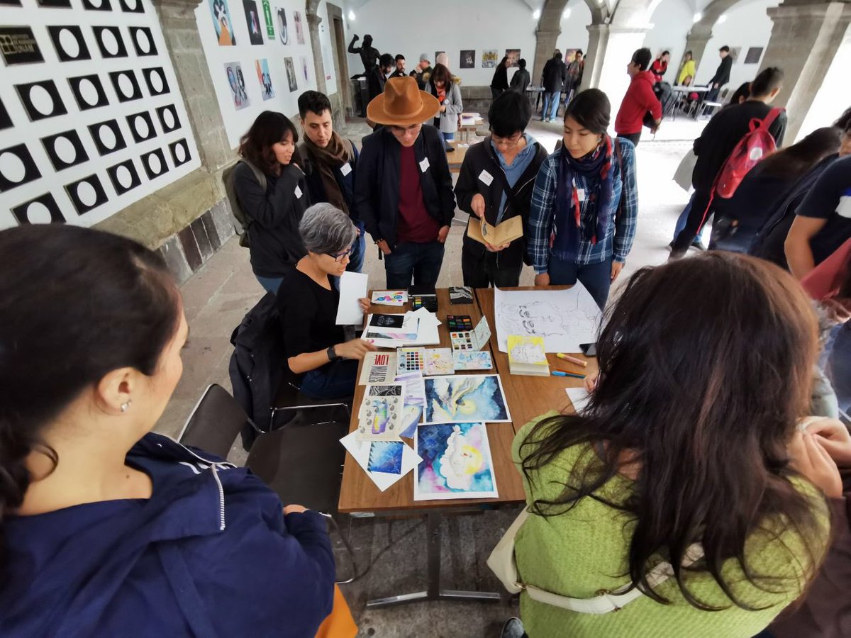 Lubeck_'s tweet photo. Y de pronto la gente de acerco a ver mi trabajo y yo... ¡yo sentí bien bonito! @AMDIlustradores AMDIlustradores #OrgulloAmdi https://t.co/rXM0Yhoag6