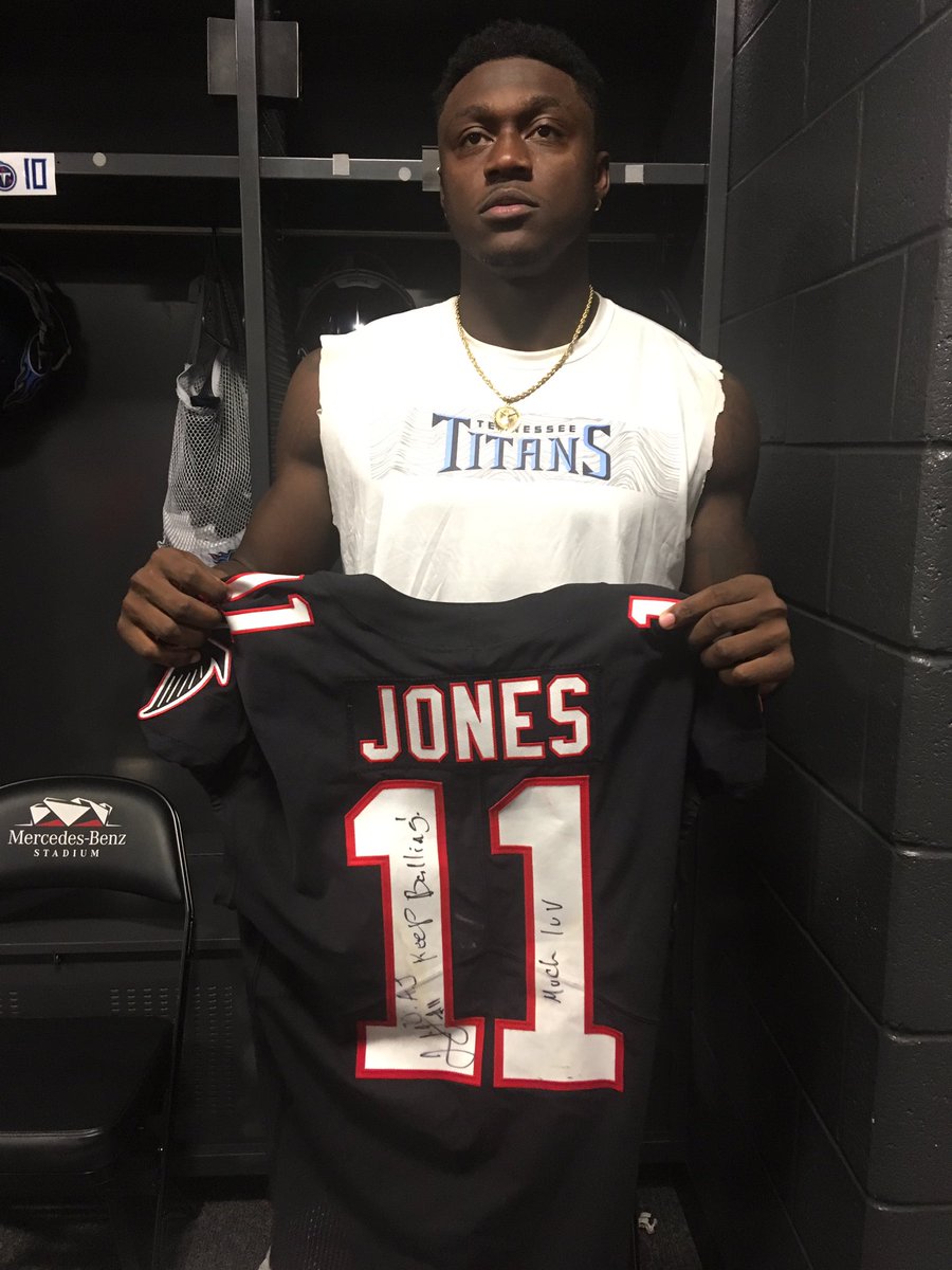Erik Bacharach on X: '#Titans rookie WR A.J. Brown swapped jerseys with Julio  Jones after today's game. Jones' message to Brown, who had two touchdown  catches: “Keep balling.”  / X