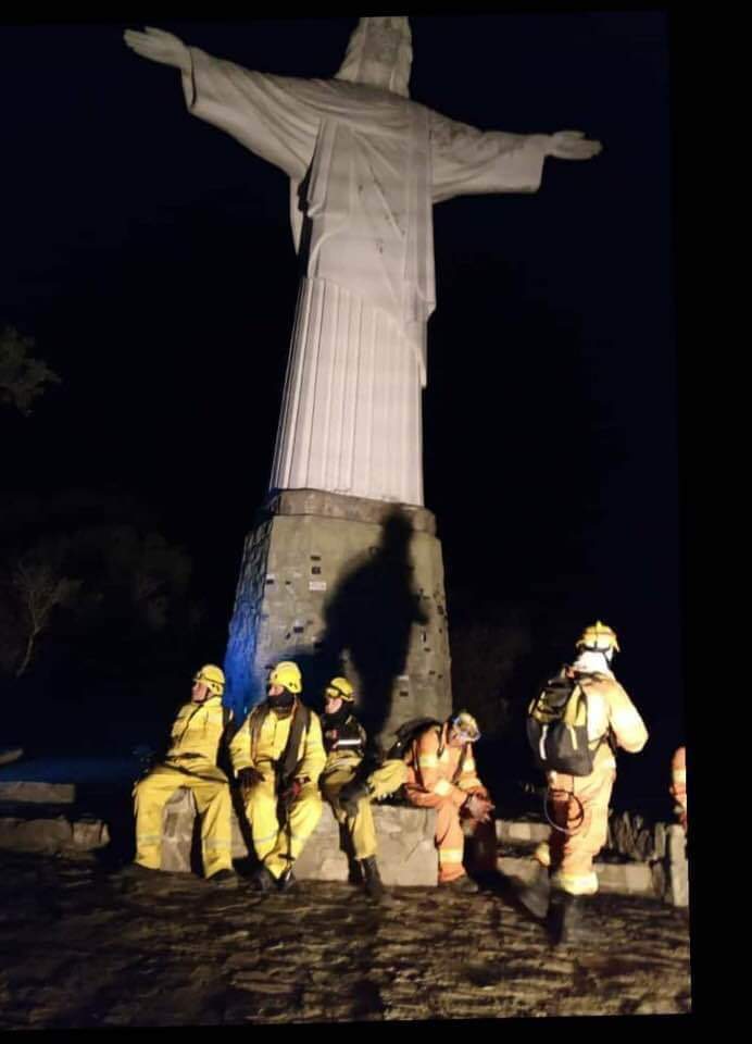 BarMaruca's tweet photo. Elevemos nuestra plegaria, para que el fuego en las cumbres sea controlado pronto. Dios de fuerza a las familias y a nuestros Bomberos https://t.co/laGo4Aca6G