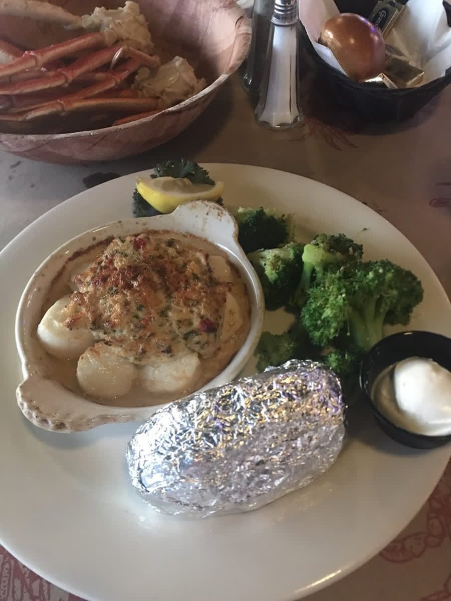 Urie's Waterfront tweet media