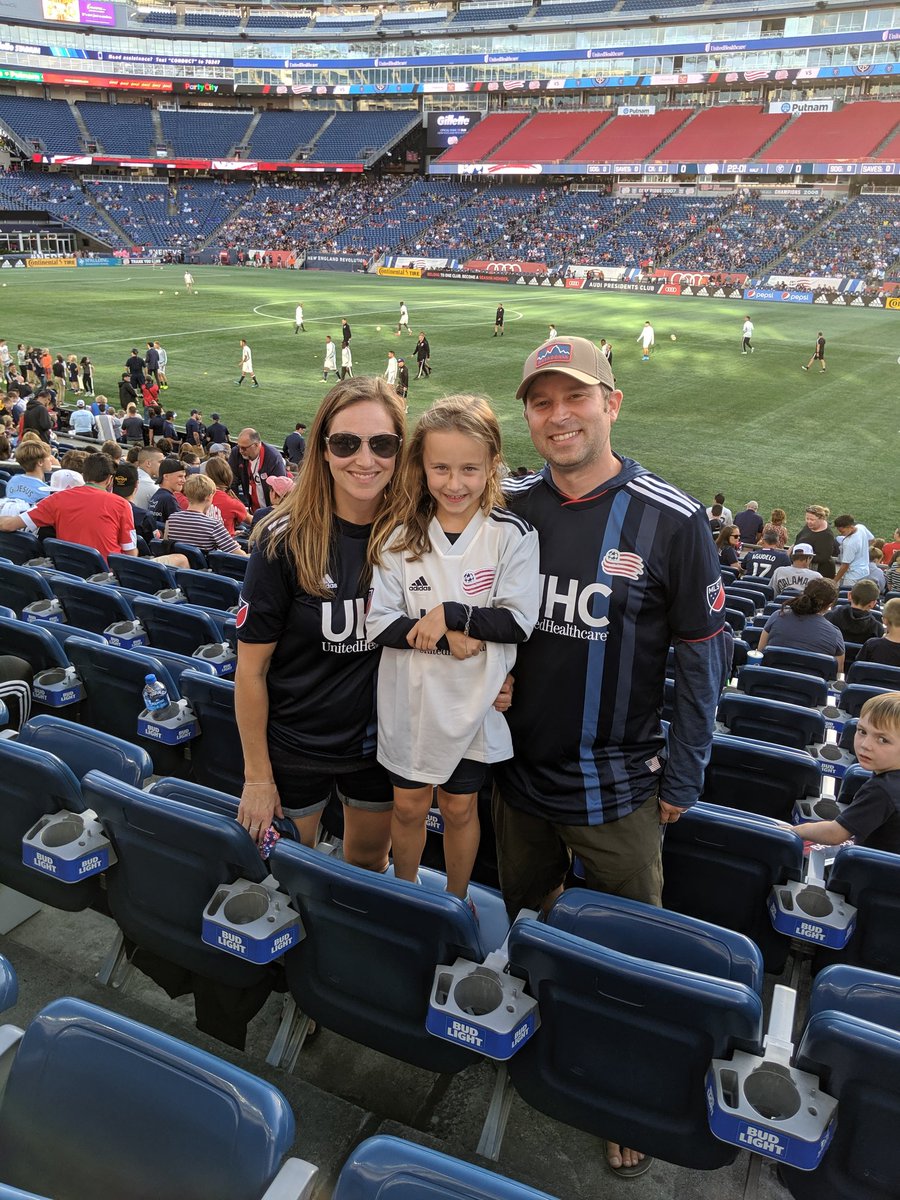 jamiemjackson's tweet photo. Celebrating @KendalynJackson 's 6th #birthday with the @NERevolution !!⚽⚽⚽⚽⚽⚽🧁🍰 #nerevsseat https://t.co/K16aPcLI3Z